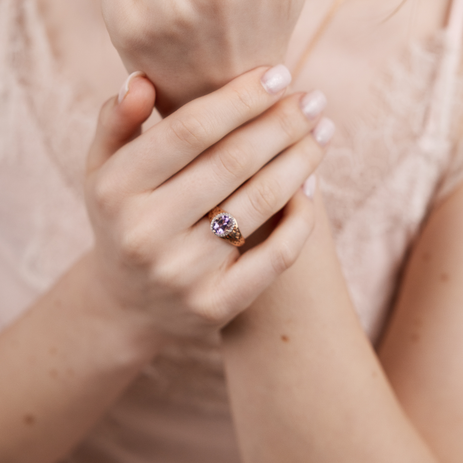 Prächtiger Damenring, Russisches Rotgold 585, mit Amethyst und Zirkonia
